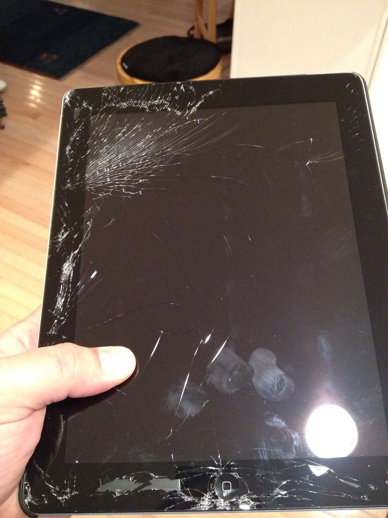   iPad画面にダメージを与えます